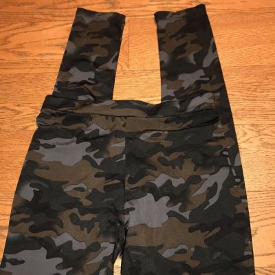 Kardashian Kollection Women's Multicolor Camouflage Ponte Knit Leggings Medium