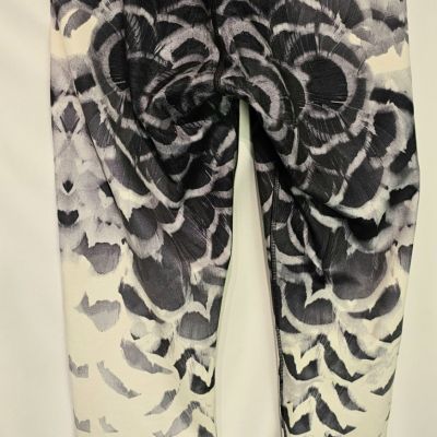 Lululemon High Times Pant Sz 8  Pretty Plume Angel Wing  Black  Leggins Capris