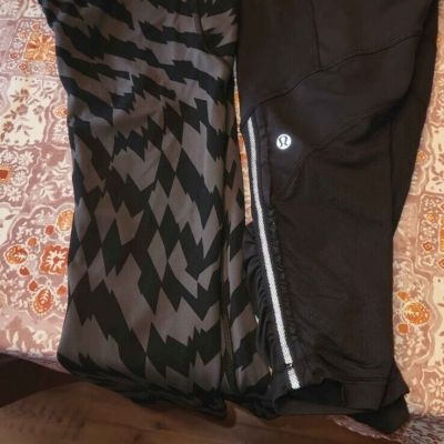 2 Women's LULULEMON Short Leggings Pants Black EUC Sz 4 Ladies