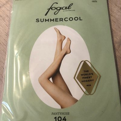 NEW FOGAL SWITZERLAND 104 SUMMERCOOL ULTRA SHEER 10 DEN PANTYHOSE 6140 MARINE -M