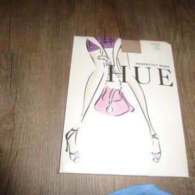 HUE perfectly bare pantyhose size 1  small natural color