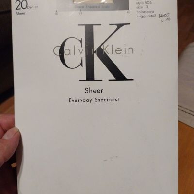 Calvin Klein Sheer Control Top Pantyhose 20 Denier Style 806 Sz 3 Ecru (Ivory)