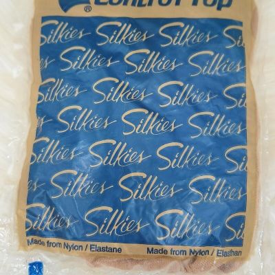 VINTAGE NEW! SILKIES CONTROL TOP NYLON PANTYHOSE NUDE SIZE QUEEN