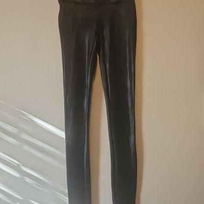 Spanx Black Shiny Faux Leather Leggings Womens XS.