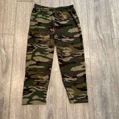 Viv Collection Plus Size Camo Camouflage Army Green Capri Legging Pants