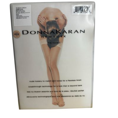 Donna Karan Hosiery The Nudes Tone A03 Small/Medium A28 Thigh High NEW