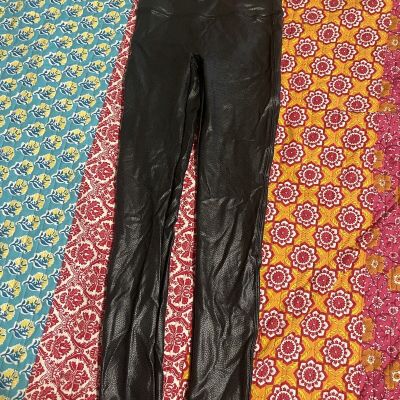 SPANX Faux Leather Shiny LEGGINGS-#20186R-PBBLK PEBBLED BLACK-Sz S