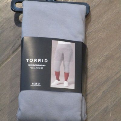 TORRID GRAY PEDAL PUSHER SIGNATURE WAIST PREMIUM LEGGINGS   SIZE 3 (3X/ 22-24)