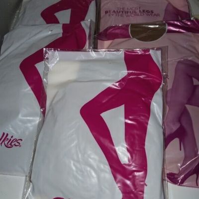 NOS LOT of 5 Silkies Ultra Shapely Perfection Pantyhose Small BEIGE HONEY#110102