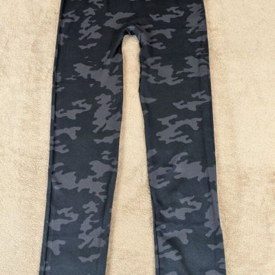 Spanx Ecocare Seemless Leggings 20344R Women's Large (10-12) Dark Camo NWT