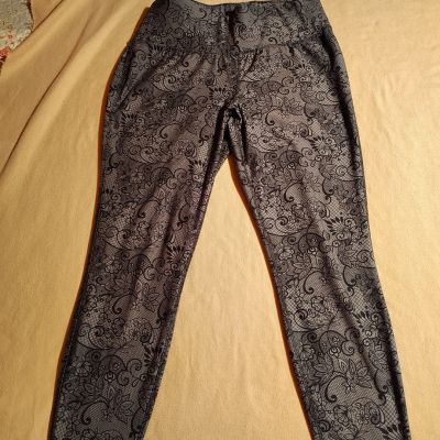 Livi Leggings Size 14/16 Xl