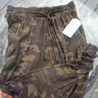 NWT Women's Size 1X Camouflage Leggings by Eye Candy