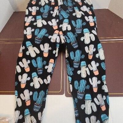 Cactus Pattern Capri Leggings  Plus Size New In Packaging