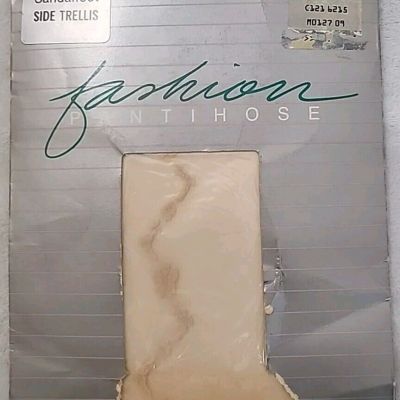 JC Penney Fashion Pantyhose Side Trellis Sandalfoot Oatmeal Sz Long Vintage NOS