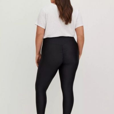 TORRID Full Length Signature Waist Ruched Back Liquid Legging Black, New Size 4