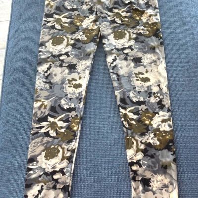 Eevee stretch printed comfort leggings one size NWOT FREESHIP