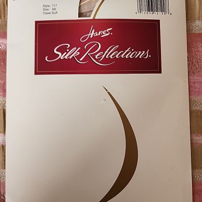 Hanes Silk Reflections Size AB Style 717 Pantyhose Buff New In Package