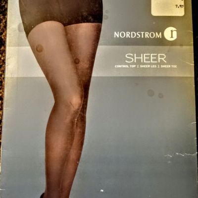 SZ B????Nordstrom Sheer Pantyhose Control Top Sheer Leg Toe SOFT BEIGE 1 PAIR