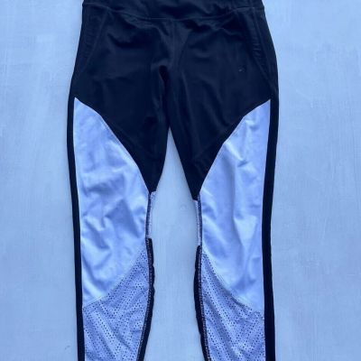 Athleta Precision High Rise 7/8 Black White Tight Leggings Sz MP Perforated