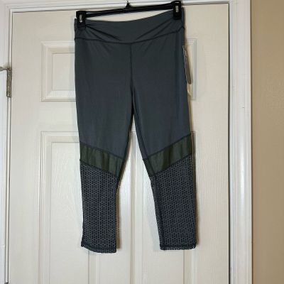 Daisy Fuentes Large Gray legging Capri Length NWT Active work out attire