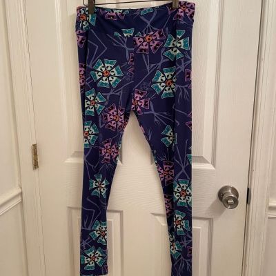 LuLaRoe Nightmare Before Christmas Leggings Size Tall & Curvy Holiday