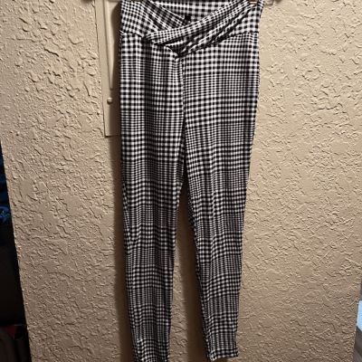 Fashion Nova Black & White Checkered Leggings Woman’s Size XS