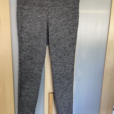 Old Navy Active Leggings Sz M 7/8 Ankle Textured Gray Go-Dry Gym Workout