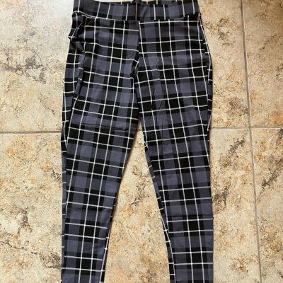 Torrid Black and White Plaid Leggings NWOT - Size 1