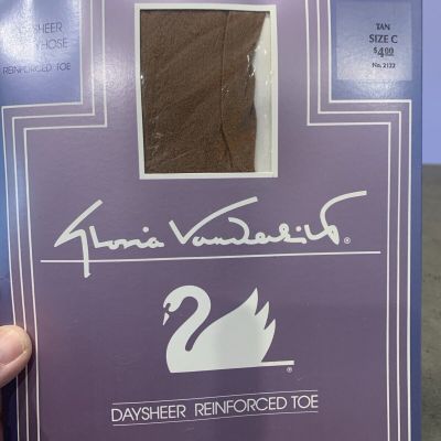 Vintage NOS Gloria Vanderbilt Tan Size C Daysheer Pantyhose Nylon New #2122