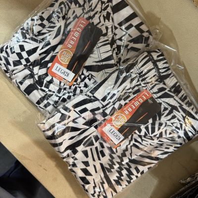 2 - Womens Plus Size Zebra Leggings