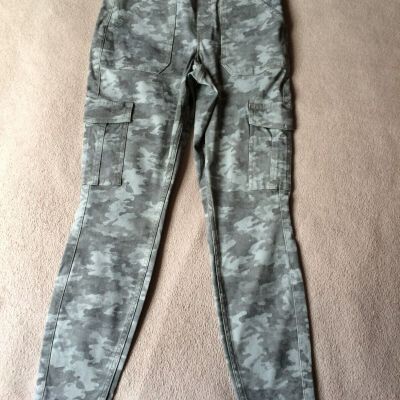 Spanx sz M  Stone Wash Camo Stretch Twill Ankle Cargo Pants Style 20311Q NWT