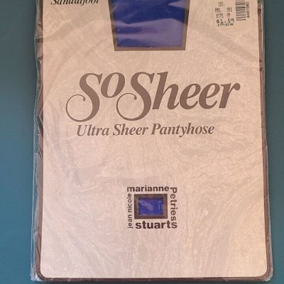 Vintage So Sheer Ultra Sheer Pantyhose ROYAL BLUE Size C Sandalfoot NOS