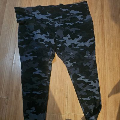 Terra & Sky camo leggings size 3xl 24/26w