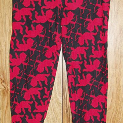 Lularoe One Size Leggings Valentine Bright Red Cupids on Black Background