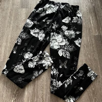 Soft Premium Black/White Floral Plus size 2XL