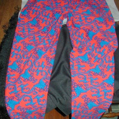 LULA ROE LEGGINGS, TALL & CURVY, RED w BLUE DECORATION, BOLD COLORS, NEVER WORN