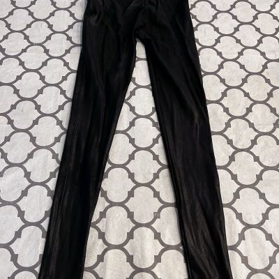 Spanx Faux Leather Leggings Women’s Medium Shaping Contouring Shiny 2437 $98