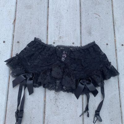 shirley of hollywood Thigh Garters Size Small