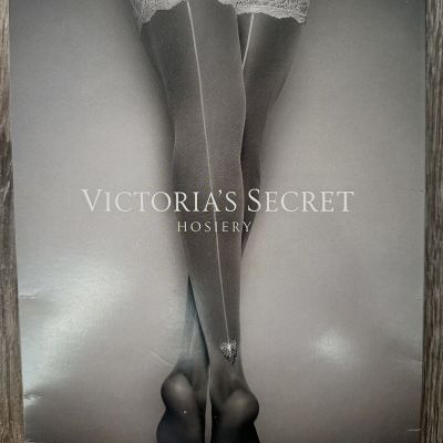 NEW Victorias Secret Hosiery Lace Top Crystal Heart Thigh Highs Medium / Mediana