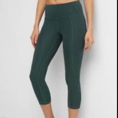 FABLETICS cropped green size medium workout casual leggings