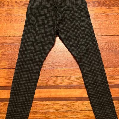 LYSSE  women’s High Rise Ponte Knit Leggings pants Gray/black size Large plaid