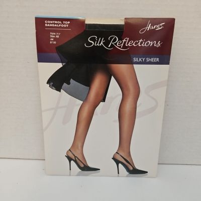 Hanes Silk Reflections Silky Sheer Pantyhose Control Top Sandalfoot Size AB 717