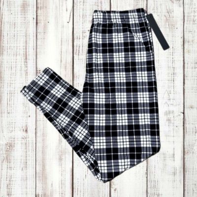 Women’s Leggings Classic White Plaid Plus Size 1X-2X NWT Stretchy Buttery Soft