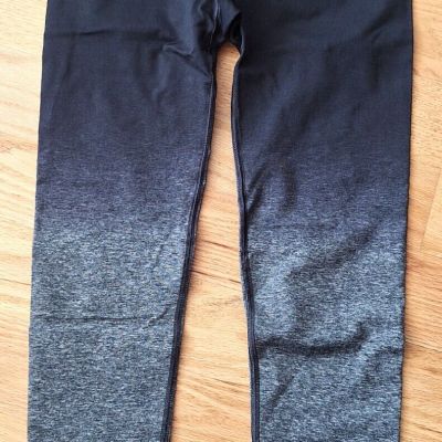 Gymshark Adapt Seamless Ombré Crop Top Black Leggings Size: M