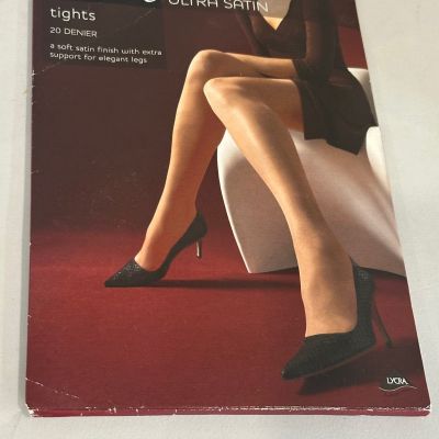 Aristoc Ultra Satin Tights 20 Denier  SZ  Medium Color Black