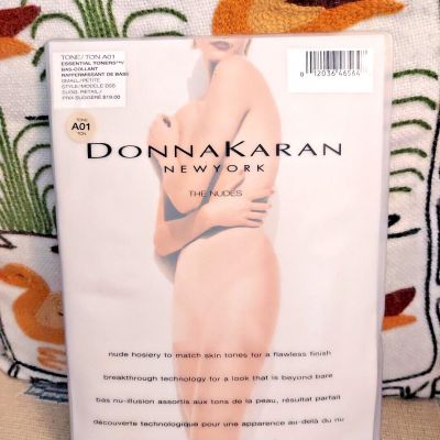 New Donna Karen Essential Toners Sz Small Tone A01 Model D55 The Nudes Pantyhose