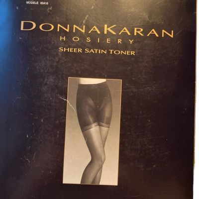 Donna Karan Sheer Satin Toner Pantyhose New Palomino Small Style OOA16 Hosiery