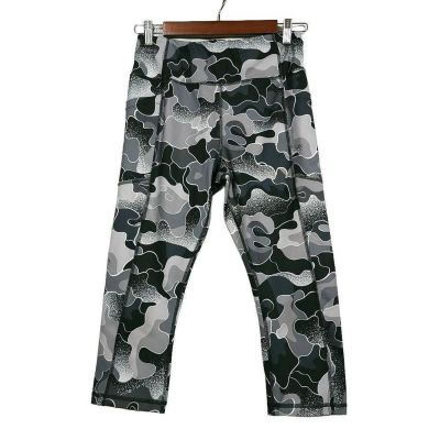 Avia?Camo?Capri Size M 8 - 10 Pockets Workout Black Gray Athletic Athleisure