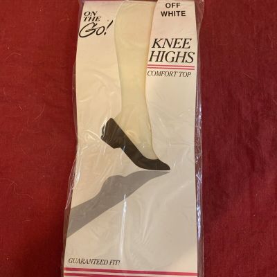 NIP Vintage On The Go! Comfort Top Knee High Hosiery Off White Fits 8 1/2 -11