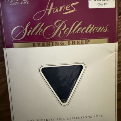 Hanes Silk Reflections Control Top Reinforced Toe EF Pantyhose Classic Navy 714